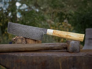 Handgeschmiedetes Damazenermesser, Nakiri, Griff aus Kastanie